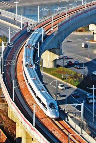 "这是昨日试乘郑开城际铁路时,各路人士讨论最多的话题,相信也是郑汴